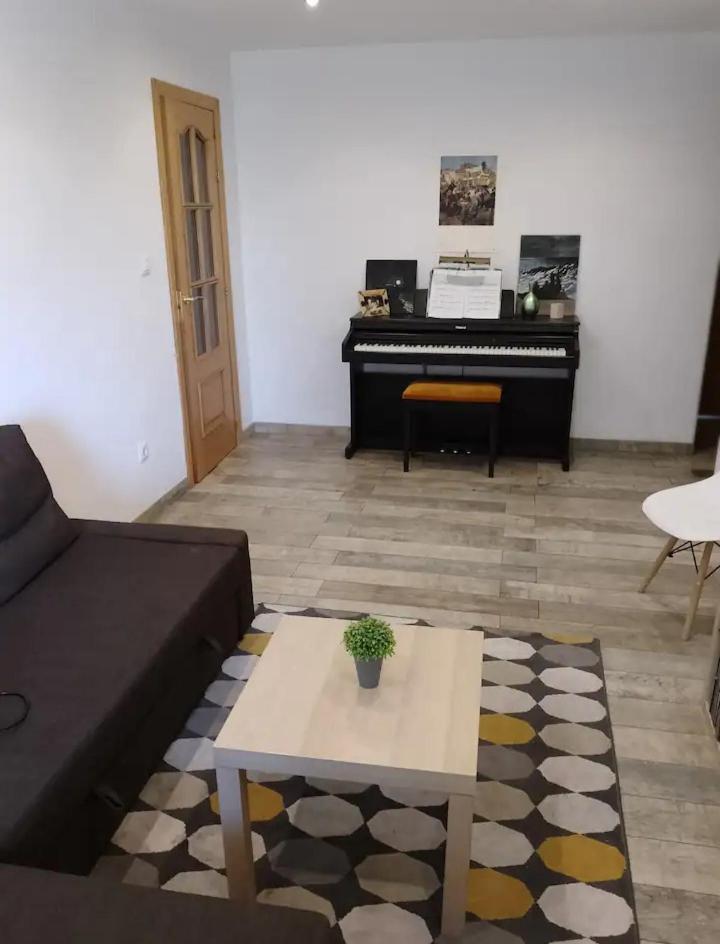 Piso A Una Parada De Atocha, Amplio Y Luminoso Madrid Ngoại thất bức ảnh
